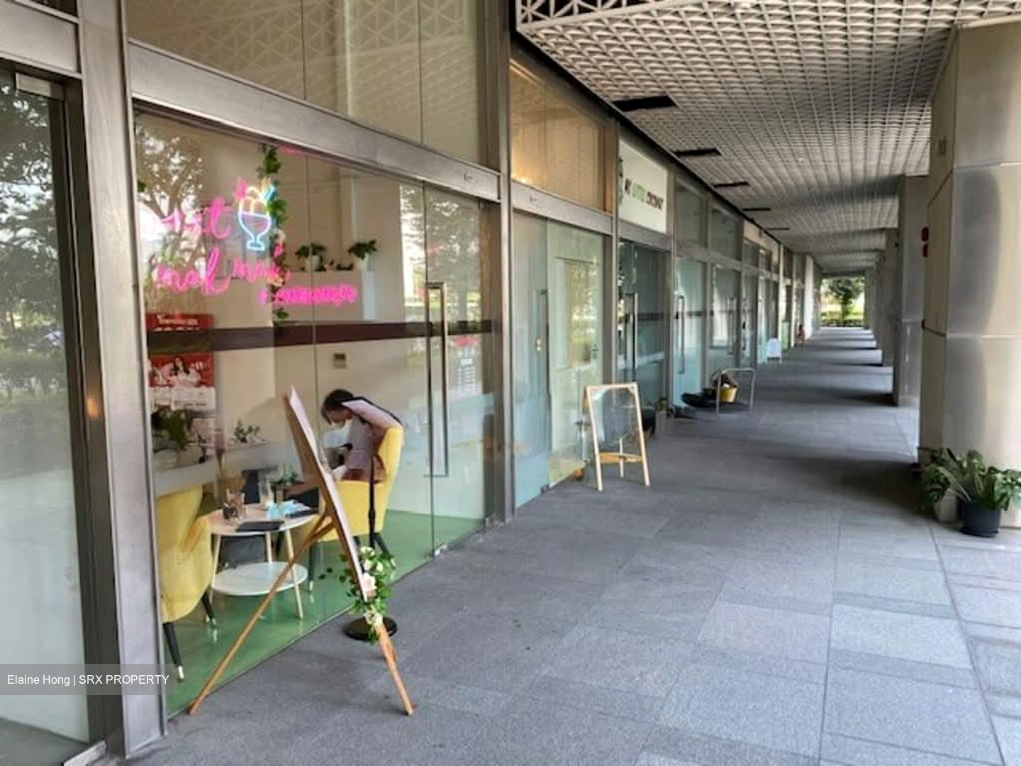 Eon Shenton (D2), Shop House #555569481